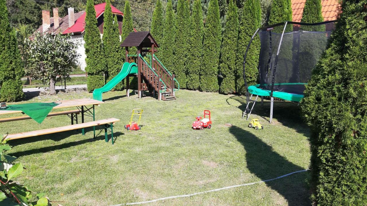 Penzion Pri Studnicke Omastina エクステリア 写真